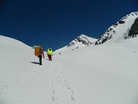 Approaching the Singha Ghati Towards the right direction