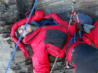 A dead body found while ascending to the Lohtse top